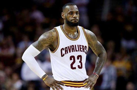 传球还是在 传球还是在