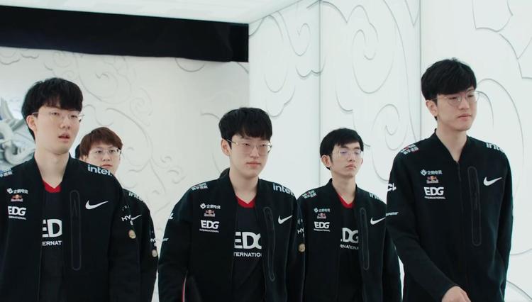 进攻或防守 进攻或防守