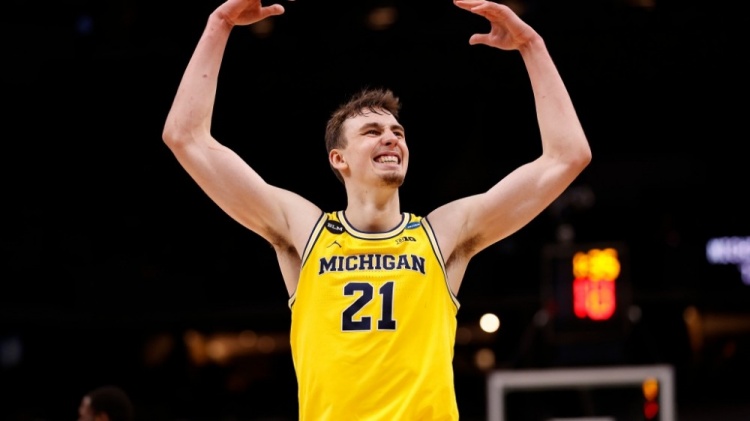 篮网宣布续约内线球员夏普，剩余薪资不足1000万美元？