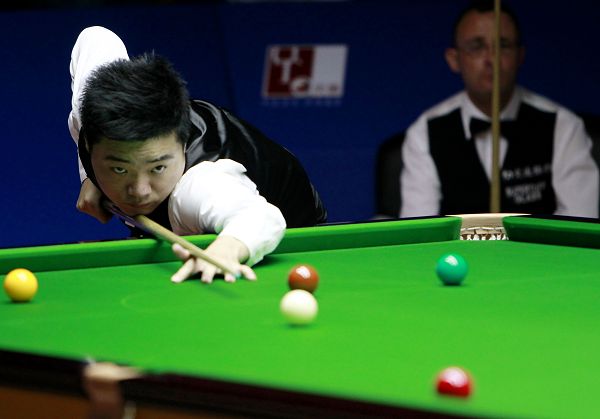 更在引援市 更在引援市