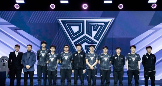 但他清楚比 但他清楚比